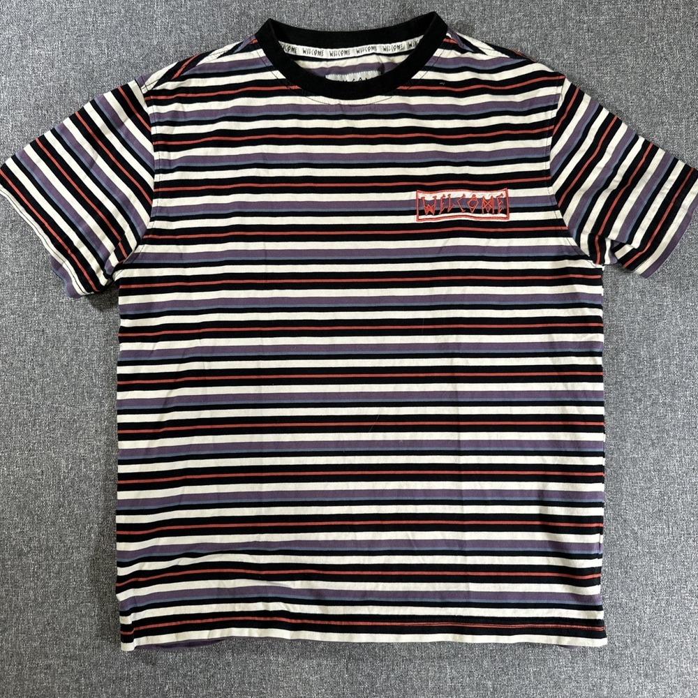 Welcome Striped T Shirt Mens Medium Purple Black Streetwear Graphic‎ Tee